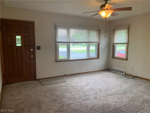 4523 Jaeger Rd, Lorain, OH 44053 photo 2