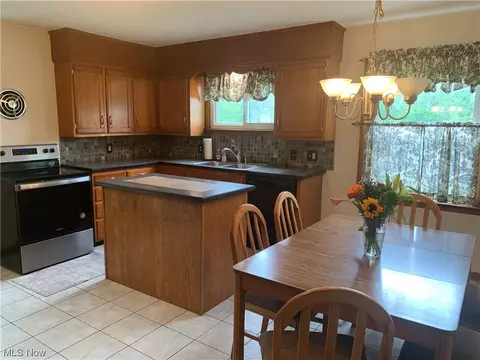 4523 Jaeger Rd, Lorain, OH 44053 photo 3