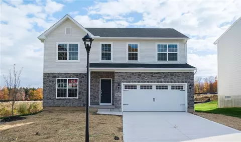 1227 Selena Grv, Uniontown, OH 44685
