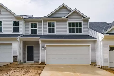 3426 Bushwillow Dr, Uniontown, OH 44685