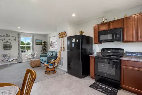 213 Fairfield Dr, Elyria, OH 44035 photo 10