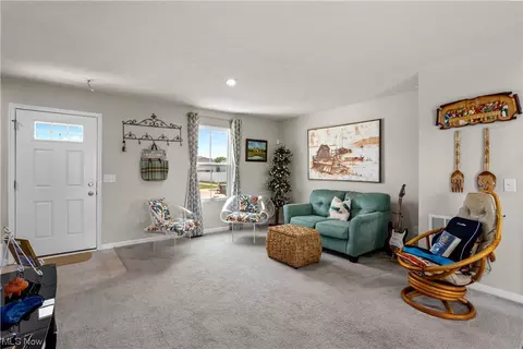 213 Fairfield Dr, Elyria, OH 44035 photo 8