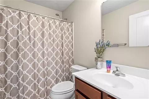 213 Fairfield Dr, Elyria, OH 44035 photo 24