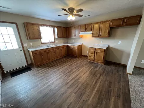517 N 3rd St, Dennison, OH 44621 photo 7
