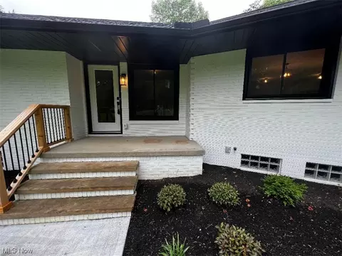 34905 Mcafee Dr, Solon, OH 44139 photo 1