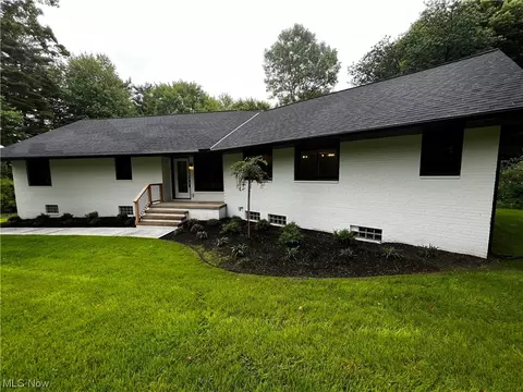 34905 Mcafee Dr, Solon, OH 44139 photo 2