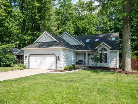 6537 Hersey Cir, North Ridgeville, OH 44039