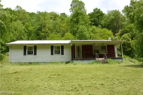 106 Spruce Ln, New Martinsville, WV 26155