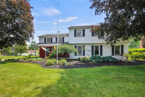 4563 Barrington Dr, Youngstown, OH 44515