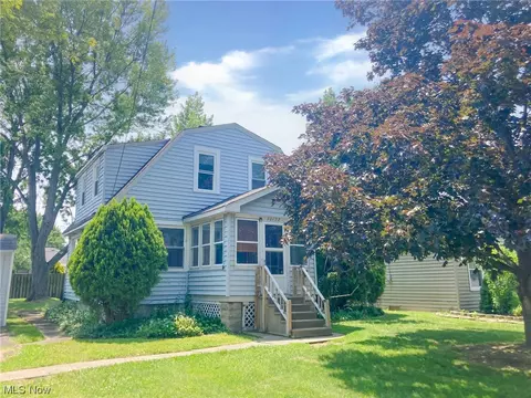 30132 Robert St, Wickliffe, OH 44092