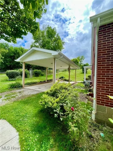 104 Wind Crest Dr, Wheeling, WV 26003 photo 3