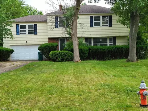 4932 Nan Linn Dr, Richmond Heights, OH 44143