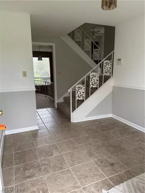 3337 S Maple Ln, Ashtabula, OH 44004 photo 2