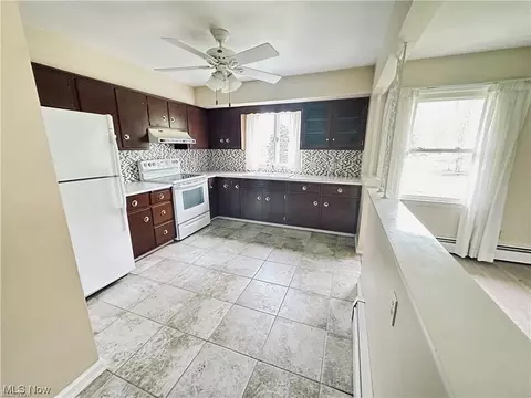 3337 S Maple Ln, Ashtabula, OH 44004 photo 8