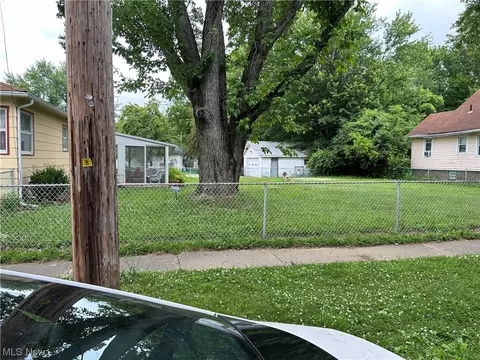 1716 West Ave, Elyria, OH 44035 photo 2