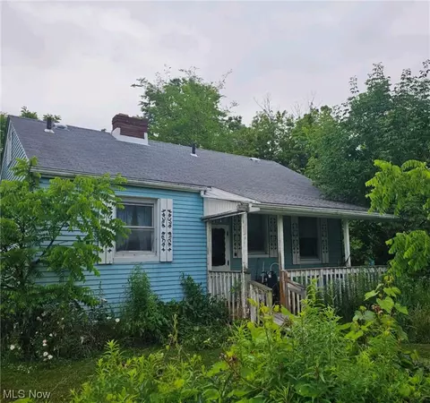 11401 Martha Dr, Elyria, OH 44035 photo 1