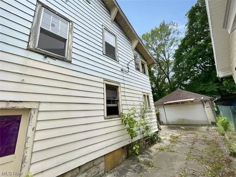 53 E Florida Ave, Youngstown, OH 44507 photo 4