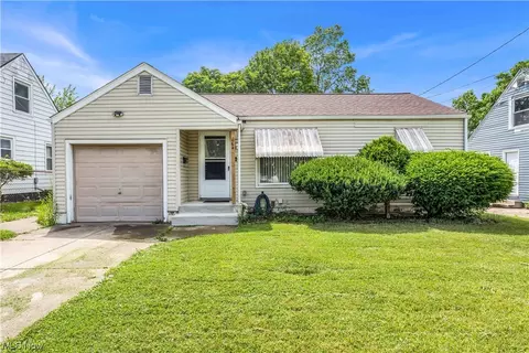 1164 Crestview Ave, Akron, OH 44320