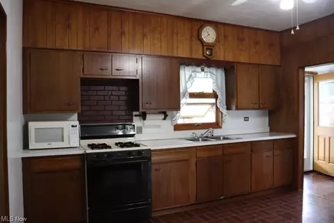305 High, Barnesville, OH 43713 photo 9