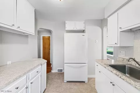 6115 Kelsey Rd, Parma, OH 44129 photo 10