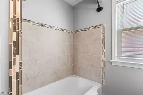 6115 Kelsey Rd, Parma, OH 44129 photo 17