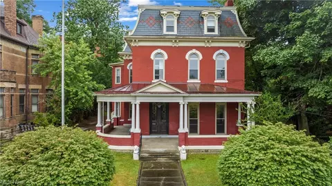 910 Juliana St, Parkersburg, WV 26101