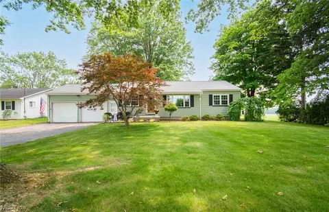 4349 New Castle Rd, Lowellville, OH 44436