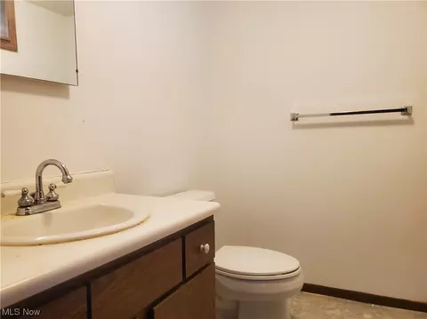 903 Tremont, Dover, OH 44622 photo 21