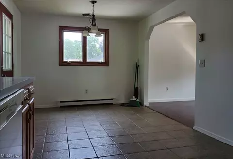 903 Tremont, Dover, OH 44622 photo 9