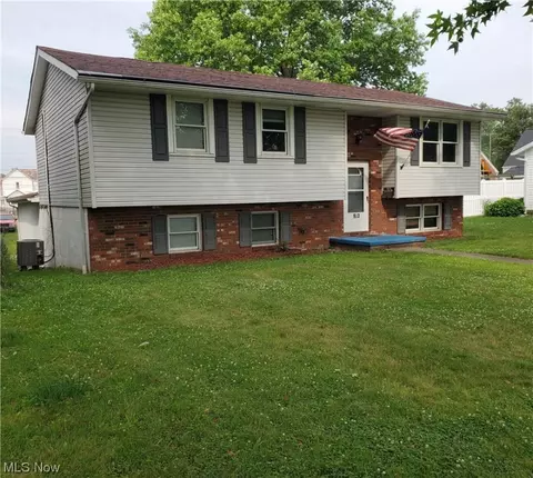 903 Tremont, Dover, OH 44622 photo 3