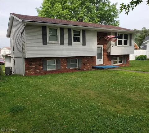 903 Tremont, Dover, OH 44622 photo 3