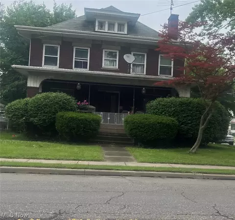 907 N Main St, Niles, OH 44446