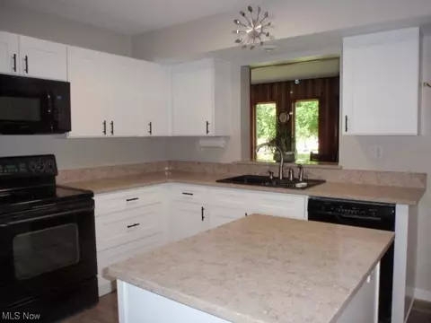 200 Whitman Blvd, Elyria, OH 44035 photo 12