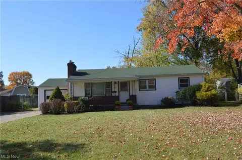 940 Collins Ave, Youngstown, OH 44515