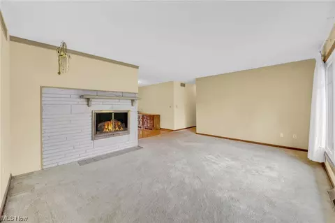 155 Nottingham Dr, Elyria, OH 44035 photo 3