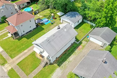 7845 2nd St, Masury, OH 44438 photo 3