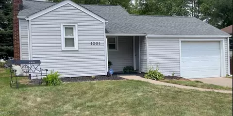 1201 28th St NE, Canton, OH 44714
