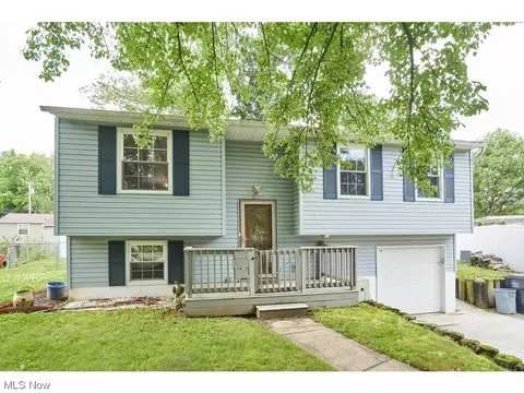 663 Southwood Dr, Ravenna, OH 44266