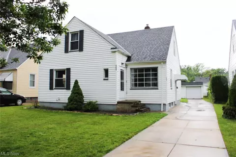 464 E 272nd St, Euclid, OH 44132 photo 1