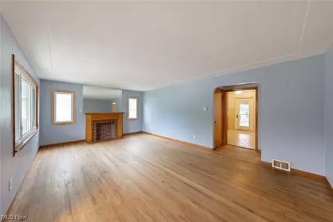4800 Elyria Ave, Lorain, OH 44055 photo 8