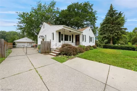 4800 Elyria Ave, Lorain, OH 44055 photo 2