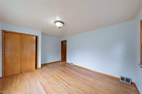 4800 Elyria Ave, Lorain, OH 44055 photo 11