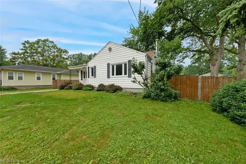4800 Elyria Ave, Lorain, OH 44055 photo 3