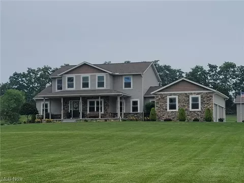 477 W Sterling Rd, Burbank, OH 44214