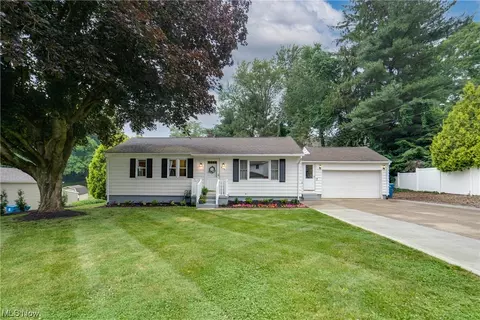 346 Tallwood Dr, Norton, OH 44203