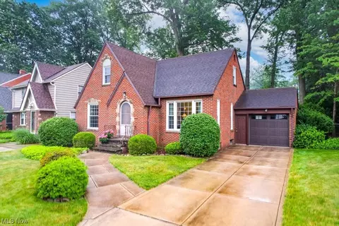 1017 Brookview Blvd, Parma, OH 44134 photo 2