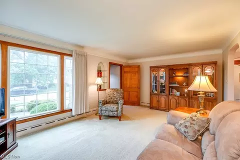 1017 Brookview Blvd, Parma, OH 44134 photo 5