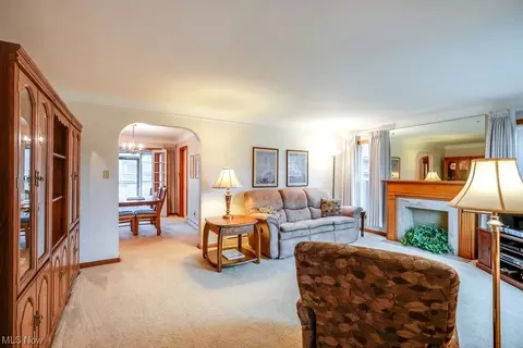 1017 Brookview Blvd, Parma, OH 44134 photo 3