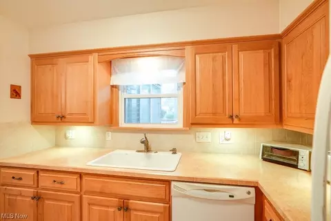 1017 Brookview Blvd, Parma, OH 44134 photo 11