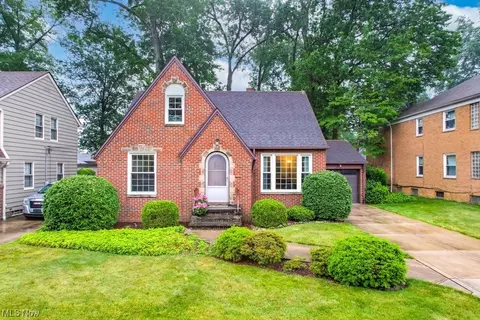 1017 Brookview Blvd, Parma, OH 44134 photo 1